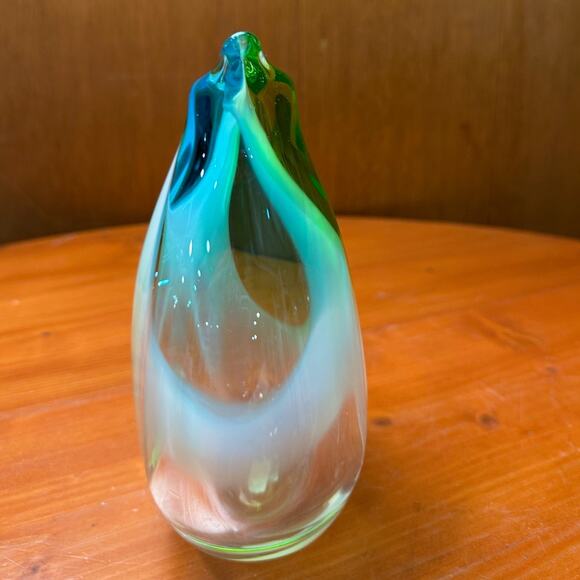 Michele Kaptur Hand Blown OIpaline Glass Vase - Picture 4 of 5